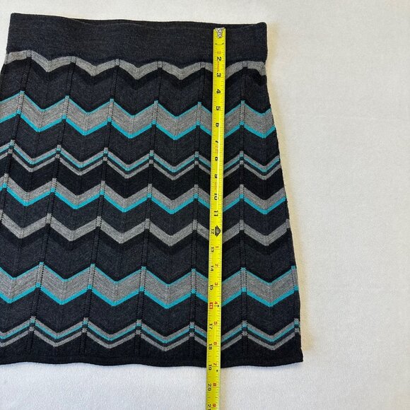 Krimson Klover 100% Merino Wool Chevron Knit Pull On Skirt Size M Short Gray - Picture 8 of 10